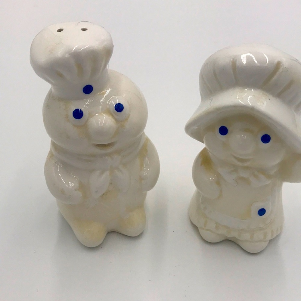 ❤️Vintage Pillsbury dough boy and girl salt and pepper shakers. So unique!